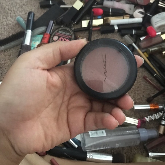 Makeup - Picture 8 of 16